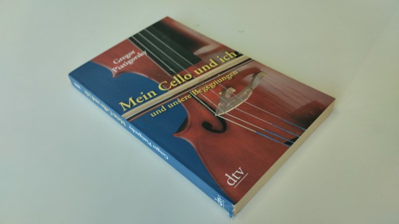 Tweedehands boek: Mein Cello und ich und unsere Begegnungen van auteur Gregor Piatigorsky - Duitstalige paperback. Kaft lichte gebruikssporen en kleine slijtage aan randen, pagina’s netjes en onbeschreven.