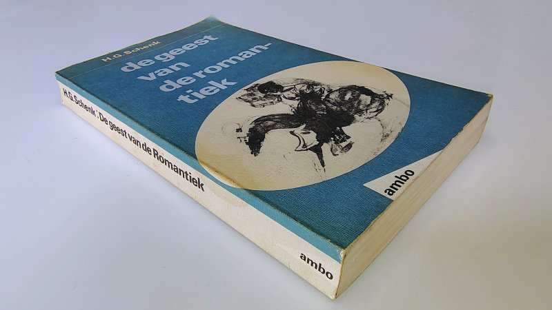 Tweedehands boek: De geest van de romantiek van auteur Hans Georg Arthur Viktor Schenk - Paperback met rechte rug en leesvouwen. Kaft en rug verkleurd. Slijtage randen kaft. Binnenwerk onbeschreven. Eerste bladzijdes bovenaan licht gebogen.