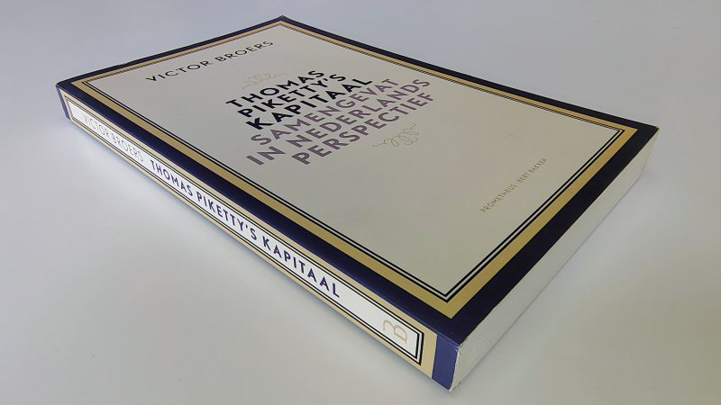 Tweedehands boek: Thomas Piketty's kapitaal van auteur Victor Broers - Paperback met rechte rug zonder leesvouwen. Minimale gebruikerssporen puntjes kaft. Binnenwerk onbeschreven en netjes.