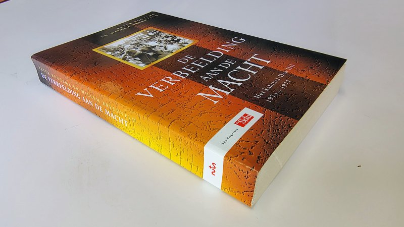 Tweedehands boek: De verbeelding aan de macht van auteur Peter Bootsma, Willem Breedveld - Paperback met rechte rug en lichte leesvouwen. Minimale gebruikerssporen puntjes kaft. Naamstempeltje voorin, verder onbeschreven en netjes.