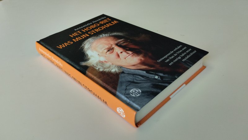 Tweedehands boek: Het hoboriet was mijn strohalm van auteur Annemieke Hendriks - In zeer goede staat. Nederlandstalige hardcover. Pagina’s schoon en ongelezen.