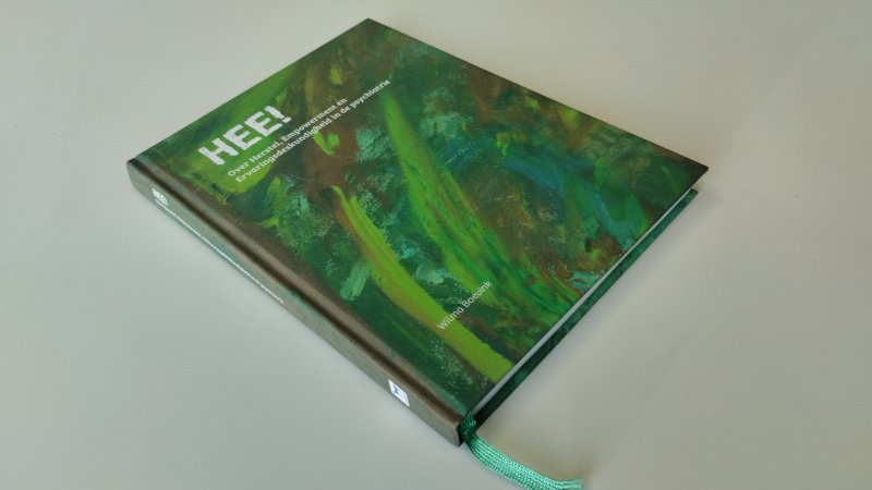 Tweedehands boek: Hee! van auteur Wilma Boevink - Zp goed als nieuw, Nederlandstalige hardcover. Pagina’s schoon en stevig. Inclusief leeslint.