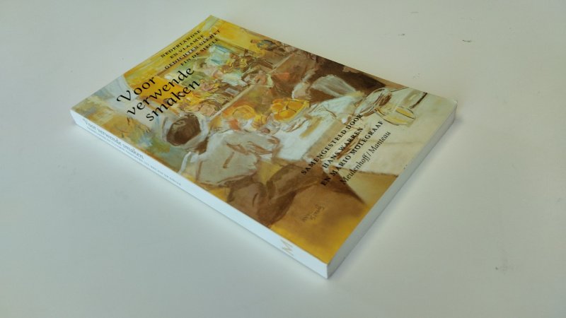 Tweedehands boek: Voor verwende smaken : Nederlandse en Vlaamse gedichten uit het fin de siècle van auteur Hans Warren - In zeer goede staat. Nederlandstalige paperback. Hele lichte gebruikssporen aan de kaft, pagina’s netjes en onbeschreven.