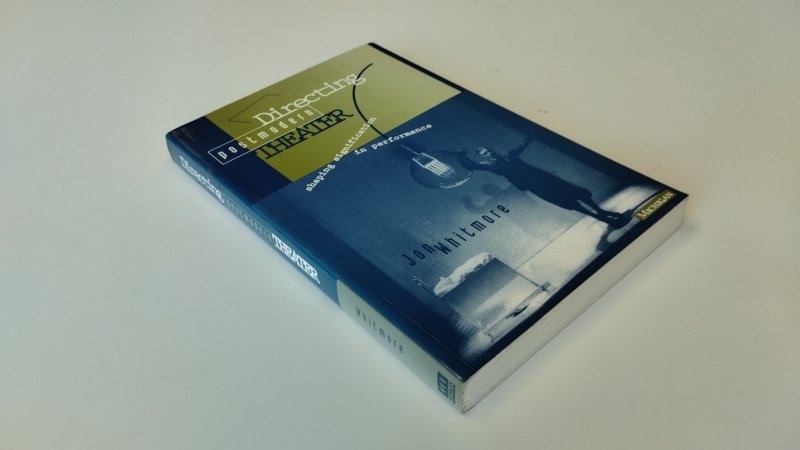 Tweedehands boek: Directing Postmodern Theater van auteur Jon Whitmore - In redelijke staat. Engelstalige paperback. Lichte gebruikssporen aan de kaft, pagina's zinnen soms met potlood onderstreept.
