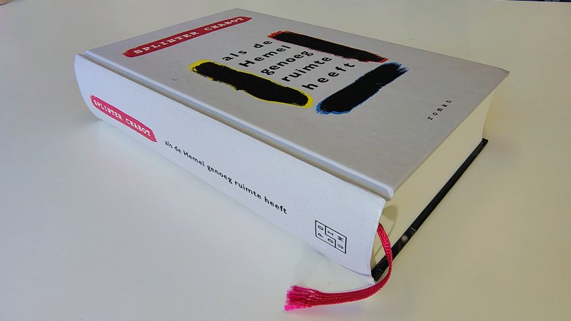 Tweedehands boek: als de Hemel genoeg ruimte heeft van auteur Splinter Chabot - Hardcover met leeslint in zeer goede staat. Heel klein deukje onderkant rug, verder als nieuw.