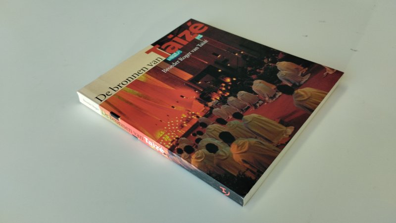 Tweedehands boek: De bronnen van Taizé van auteur Roger van Taize - In goede staat. Nederlandstalige paperback met flappen, lichte gebruikssporen aan kaft, pagina’s netjes en onbeschreven. Snede is wat vlekkerig