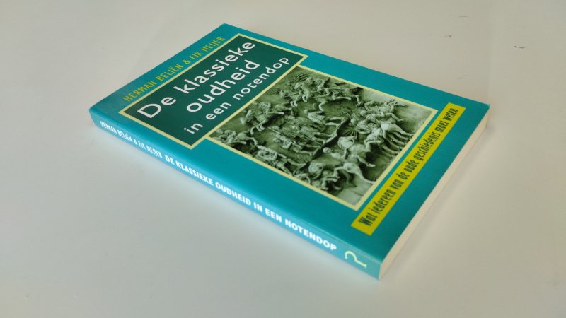 Tweedehands boek: De klassieke oudheid in een notendop van auteur Herman M. Beliën, Fik Meijer - In zeer goede staat. Nederlandstalige paperback, pagina's heel licht verkleurd, nauwelijks gebruikssporen, pagina’s schoon en onbeschreven.