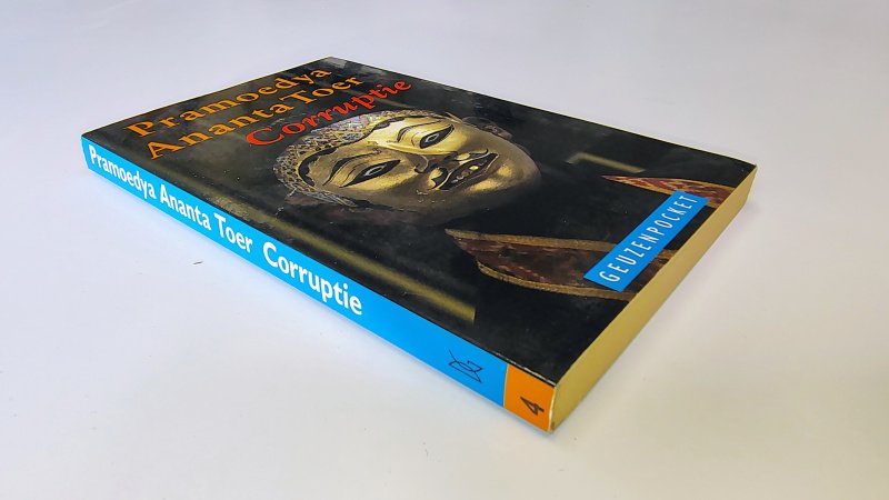 Tweedehands boek: Corruptie van auteur Pramoedya Ananta Toer - Gezenpocket nummer 4, met rechte rug zonder leesvouwen. Minimale gebruikerssporen puntjes kaft. Binnenwerk onbeschreven en netjes.