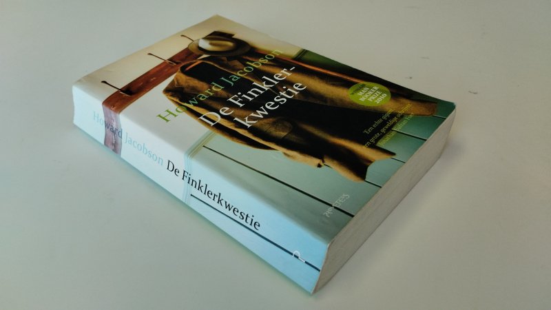 Tweedehands boek: De Finklerkwestie van auteur Howard Jacobson - In redelijke staat, gelezen. Paperback met kromme rug, pagina's netjes en onbeschreven.
