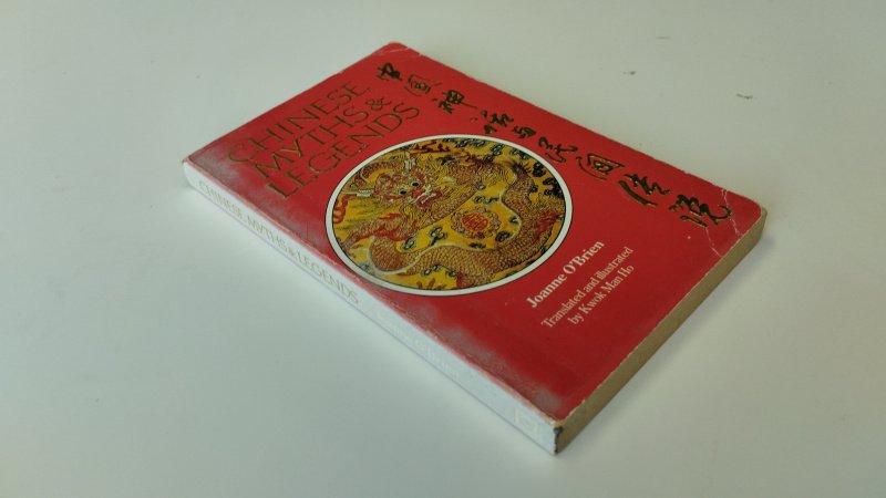 Tweedehands boek: Chinese Myths and Legends van auteur Joanne O'Brien - In redelijke staat. Engelstalige paperback. Kaft verkleurd en met duidelijke gebruikssporen/slijtage aan randen, pagina’s licht verkleurd maar compleet en leesbaar.
