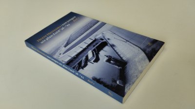 Boek met de titel: Een jongen uit plan Zuid '38-'43