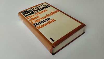 Boek met de titel: Der Mann ohne Eigenschaften: Erstes und Zweites Buches