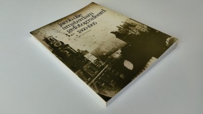 Boek met de titel: Amsterdam gefotografeerd 1860-1905