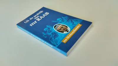 Boek met de titel: Uit de praktijk van mr Raab