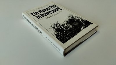 Boek met de titel: Ein Monat Mai in Petersburg