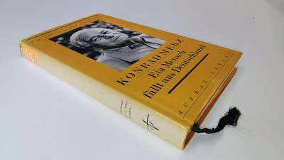 Boek met de titel: Ein Mensch fällt aus Deutschland
