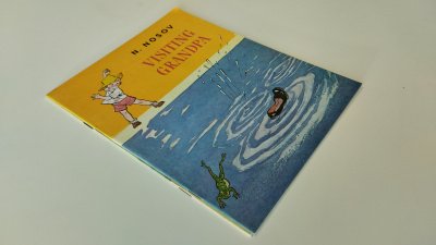 Boek met de titel: Visiting grandpa
