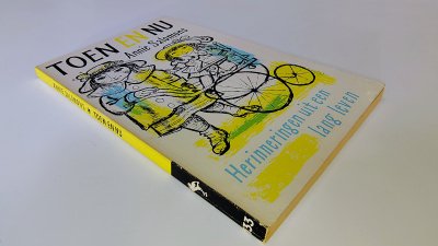 Boek met de titel: Toen en nu, herinneringen uit een lang leven