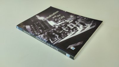 Boek met de titel: Globalization and the City