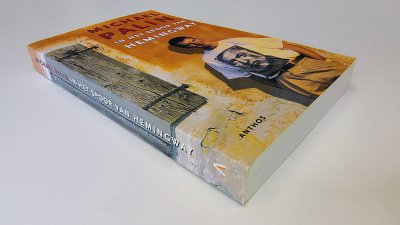 Boek met de titel: In het spoor van Hemingway