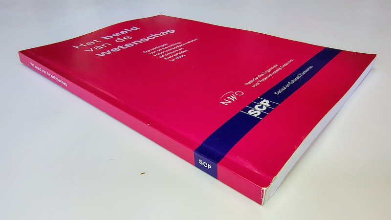 Tweedehands boek: Het beeld van de wetenschap van auteur Redactie - Paperback met rechte rug zonder leesvouwen. Lichte gebruikerssporen randen kaft en rug. Bladzijdes lichte verkleuring, verder onbeschreven en netjes.