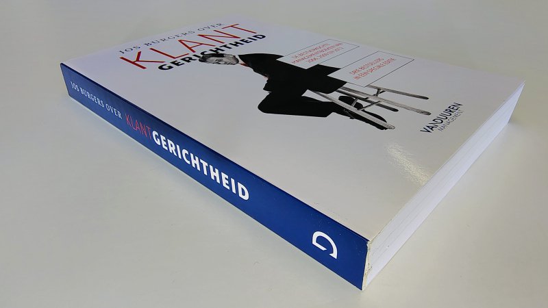 Tweedehands boek: Jos Burgers over klantgerichtheid van auteur Jos Burgers - Paperback met rechte rug zonder leesvouwen. Minimale verkleuring kaft en bladzijdes, maar je moet echt goed kijken wil je het zien. Verder onbeschreven en netjes.