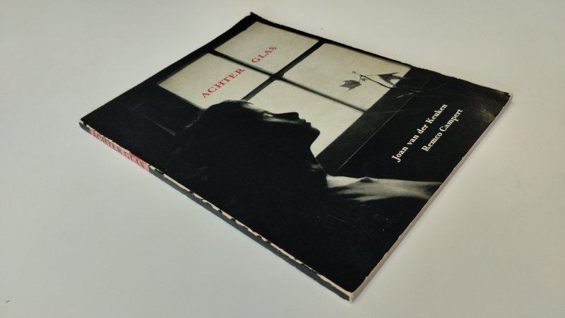 Boek met de titel: Achter glas