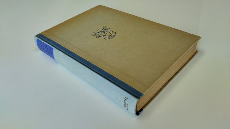 Tweedehands boek: Ik zie, ik zie wat gij niet ziet van auteur J.W.F. Werumeus Buning - In goede staat. Nederlandstalige hardcover. Linnen band met lichte gebruikssporen en verkleuring. Pagina’s licht verkleurd door leeftijd maar schoon en compleet. Op schutblad boodschap geschreven in prachtig handschrift