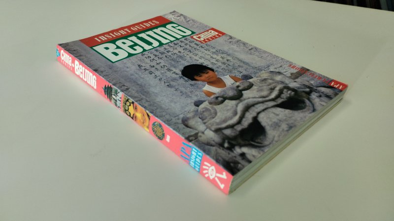 Tweedehands boek: Beijing van auteur Ron Sparling - In goede staat. Engelstalige paperback. Kaft lichte gebruikssporen, pagina’s netjes en schoon.