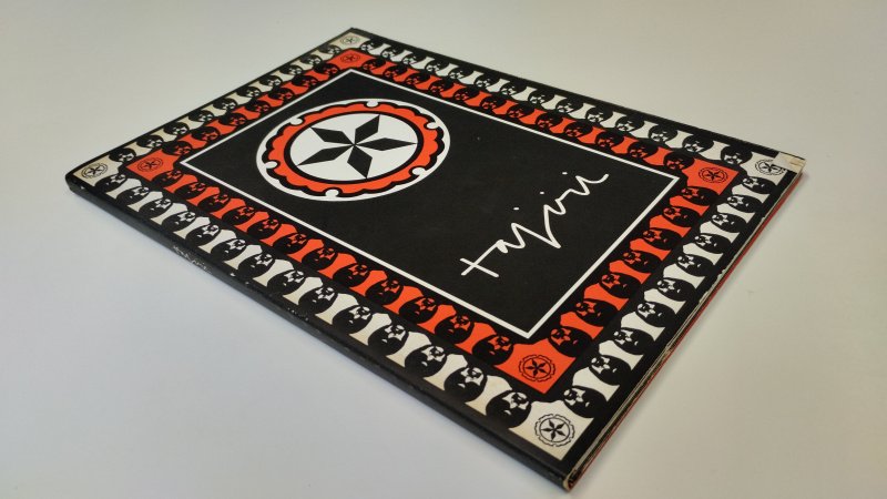 Tweedehands boek: Tajiri van auteur Shinkichi Tajiri - In redelijke staat. Paperback. Kaft duidelijke gebruikssporen en slijtage aan randen en hoeken, pagina’s netjes en schoon.