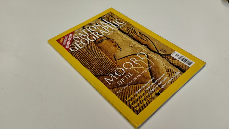 Tweedehands boek: National Geographic – Moord op de Nijl (Opgravingen in Saqqara) van auteur Diverse auteurs - In goede staat. Nederlandstalige softcover (tijdschrift). Lichte gebruikssporen aan de kaft en sticker op de voorzijde, pagina’s netjes en goed leesbaar.