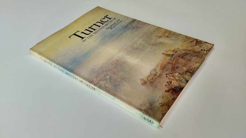 Tweedehands boek: Turner in the British Museum: Drawings and Watercolours van auteur Andrew Wilton - In redelijke staat. Engelstalige paperback. Kaft met lichte gebruikssporen, pagina’s verkleurd.
