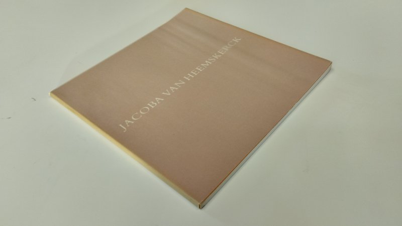 Tweedehands boek: Jacob van Heemskerck van auteur Diverse auteurs - In goede staat. Nederlandstalige paperback. Lichte gebruikssporen en minimale verkleuring aan kaft. Binnenwerk schoon en netjes. Kunstcatalogus over het werk van Jacob van Heemskerck.