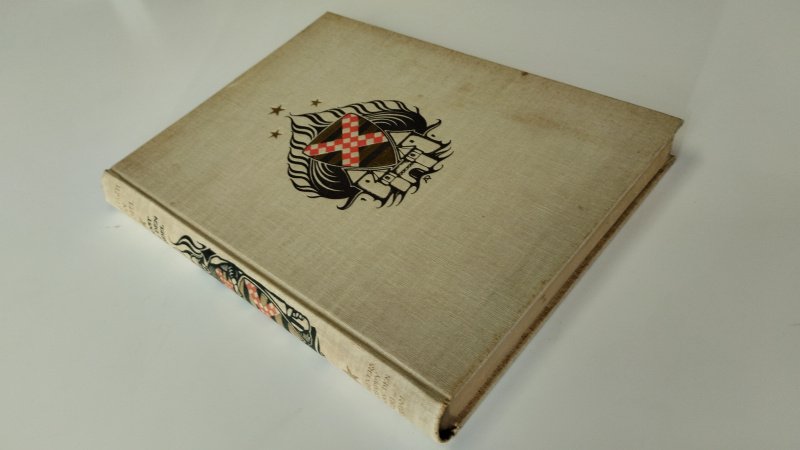 Tweedehands boek: Gysbreght van Aemstel van auteur Joost van den Vondel - In redelijke staat. Nederlandstalige hardcover zonder stofomslag. Genummerd exemplaar nr. 532. Linnen kaft met verkleuring en lichte gebruikssporen. Rug licht sleets aan bovenzijde en onderzijde. Pagina’s netjes en licht vergeeld door ouderdom. Ex-Libris voorin.