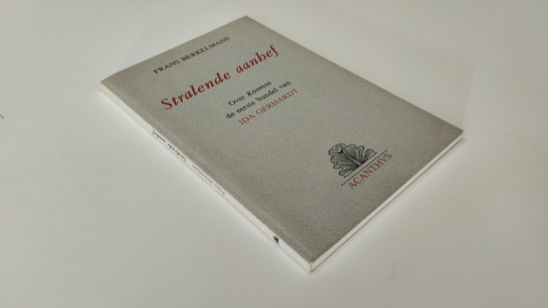 Tweedehands boek: Stralende aanhef van auteur Frans Berkelmans - In zeer goede staat. Nederlandstalige paperback. Lichte gebruikssporen aan de kaft. Pagina’s schoon en netjes.