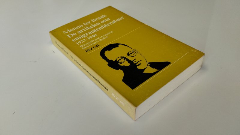 Tweedehands boek: De artikelen over emigrantenliteratuur, 1933-1940 van auteur Menno ter Braak, Francis Bulhof - In goede staat. Nederlandstalige paperback. Lichte gebruikssporen aan kaft en rug. Pagina’s licht verkleurd, maar onbeschreven en netjes.