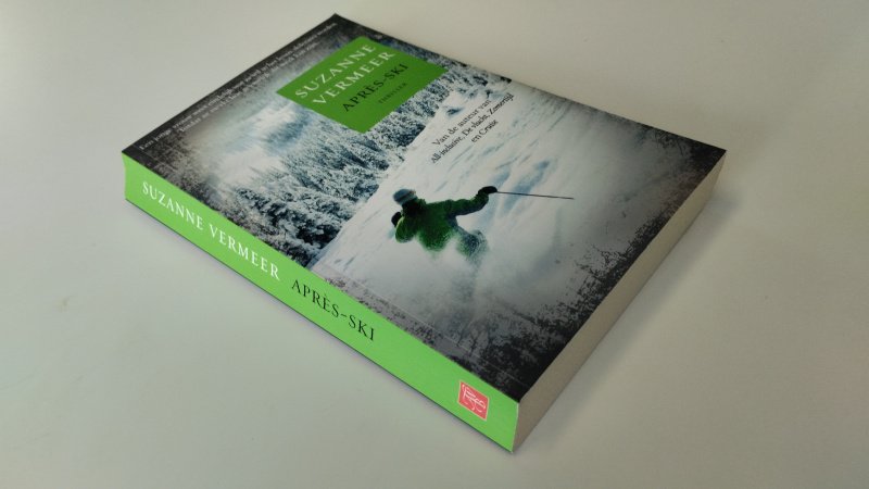 Tweedehands boek: Après-ski van auteur Suzanne Vermeer (pseud. van Paul Goeken.) - In goede staat. Nederlandstalige paperback. Kaft heeft lichte gebruikssporen/scheve rug. Pagina’s verkeren in nette staat.