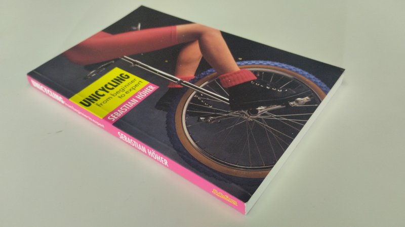 Tweedehands boek: Unicycling van auteur Sebastian Höher - In goede staat. Engelstalige paperback. Kaft heeft lichte gebruikerssporen. Pagina's schoon en netjes.