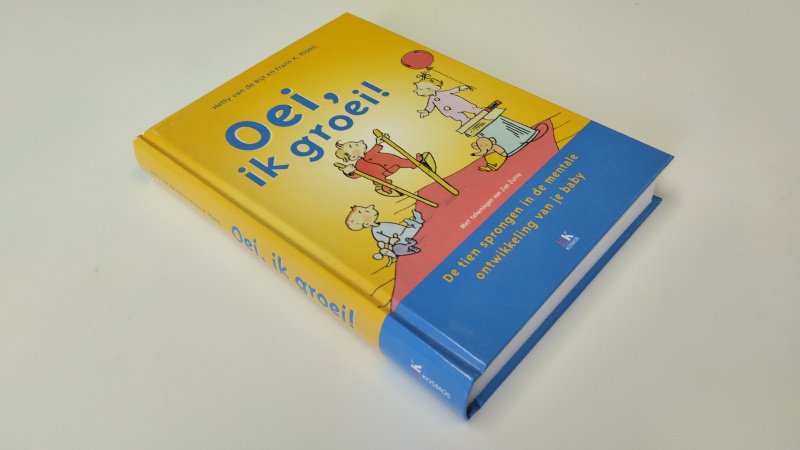 Tweedehands boek: Oei, ik groei! De tien sprongen in de mentale ontwikkeling van je baby van auteur Hetty Vanderijt - Zo goed als nieuw. Nederlandstalige hardcover. Kaft en pagina's verkeren in uitstekende staat.