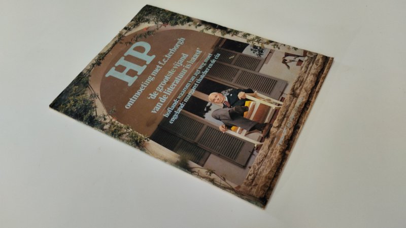 Tweedehands boek: HP, Haagse Post  jaargang 64 nr. 1 (8-1-1977) van auteur Diverse auteurs - In redelijke staat. Nederlandstalig tijdschrift/paperback. Kaft is verkleurd en heeft gebruikssporen. Pagina's licht verkleurd door ouderdom.