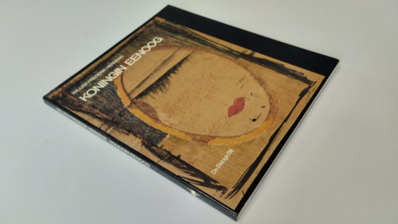 Tweedehands boek: Koningin eenoog van auteur Willem Frederik Hermans - In goede staat. Nederlandstalige paperback. Kaft lichte gebruikssporen, pagina's netjes.Ex-libris relief stempel en kleine ouderdomsvlekjes op het schutblad.