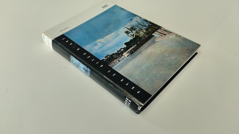 Tweedehands boek: Paris van auteur Andre Maurois - In redelijke staat. Franstalige hardcover. Rug en hoeken hebben duidelijke gebruikssporen en slijtage. Pagina’s verkeren verder in nette staat. Ex libris relief stempel voorin