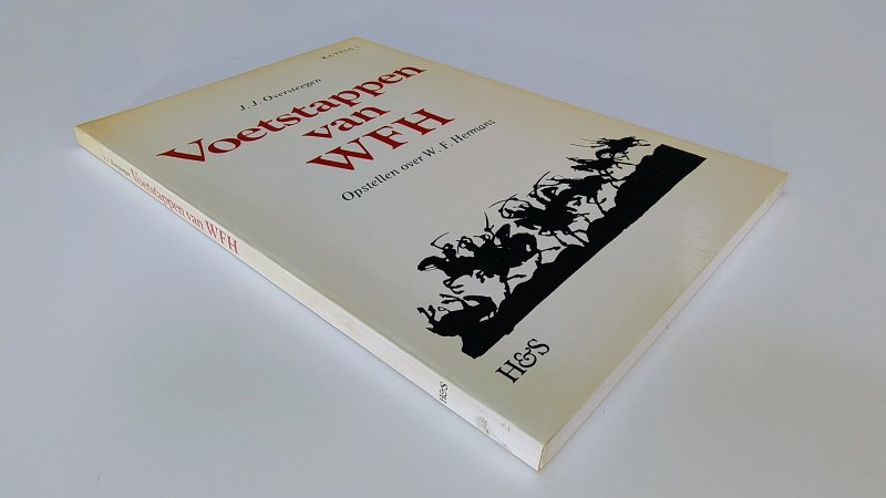 Tweedehands boek: Voetstappen van WFH van auteur J.J. Oversteegen - Paperback met verkleurde kaft. Binnenwerk onbeschreven en netjes.