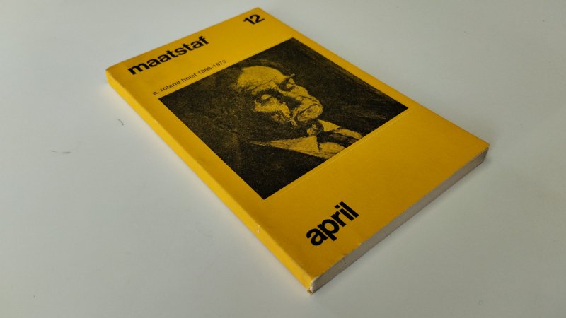 Tweedehands boek: Maatstaf 12 A. Roland Holst 1888-1973 van auteur Martin Ros & Gerrit Komrij - In goede staat. Nederlandstalige paperback. Kaft heeft lichte gebruikssporen en lichte verkleuring. Pagina’s licht verkleurd door ouderd