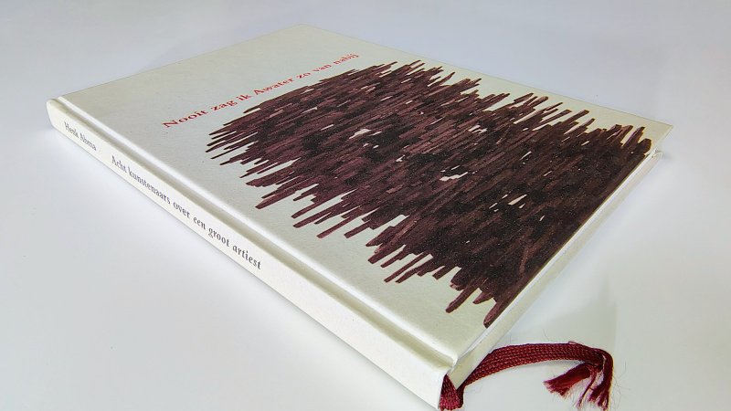 Tweedehands boek: Nooit zag ik Awater zo van nabij, acht kunstenaars rond een groot artiest Martinus Nijhoff van auteur Henk Abma en Theo de Boer - Tweetalige hardcover DUI/NL, oogt bijna als nieuw. Reliëf ex-libris voorin, verder onbeschreven en netjes.