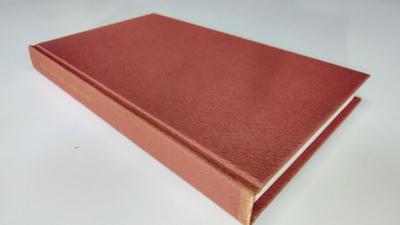 Tweedehands boek: De tweede verzamelbundel van Hans Andreus uit 1959 van auteur Hans Andreus pseudoniem J.W. van der Zant - Hardcover zonder omslag met goudopdruk, lichte verkleuring onderkant rug. Ex-libris plaatje voorin met aantekening, verder onbeschreven en netjes.