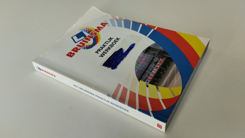 Tweedehands boek: Bruinsma Praktijk werkboek van auteur Bruinsma - In redelijke staat. Nederlandstalige paperback. Kaft heeft duidelijke gebruikssporen, kreukvorming en lichte beschadigingen aan de randen. Sticker en stickerresten aanwezig op voorkant. Er is in een schema geschreven.