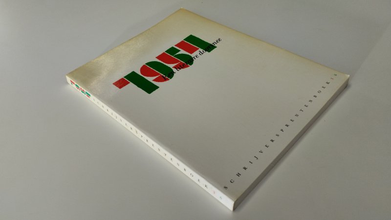 Tweedehands boek: 1954 van auteur Erna Staal, Murk Salverda - In redelijke tot goede staat. Nederlandstalige paperback. Kaft heeft lichte gebruikssporen en lichte verkleuring. Pagina’s netjes en schoon. Uitgave uit de Schrijversprentenboeken-reeks. Ex Libris relief stempel voorin.