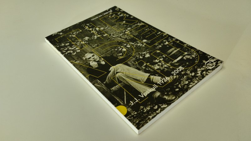 Tweedehands boek: Tirade 424 J.J. Voskuil 1926-2008 van auteur Diverse auteurs - In goede staat. Nederlandstalige paperback. Kaft heeft lichte gebruikssporen. Pagina’s netjes en schoon. Herdenkingsnummer van het literaire tijdschrift Tirade.