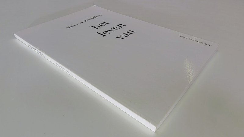 Tweedehands boek: Het leven van van auteur Nachoem M. Wijnberg - Paperback met lichte gebruikerssporen puntjes kaft. Ex-libris reliëf stempel voorin, verder onbeschreven en netjes.